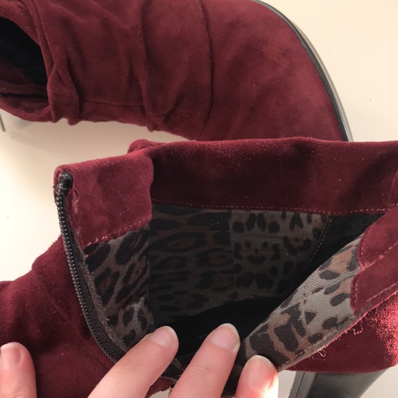 Aquatalia burgundy suede bootie. Size 9. - Picture 6 of 6